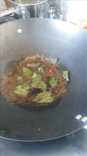 Curry leaves cooking