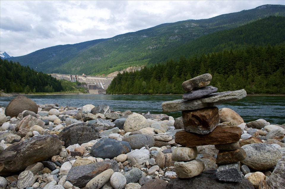 people come and people go, better watch out because the Dam is going to flow