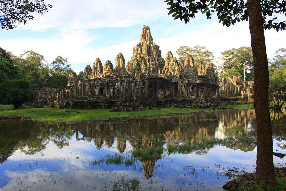 Stands at the centre of Angkor Thom in Cambodia, the Bayon is a Khmer temple distinctively known with its more than 200 stone faces intricately carved in massive towers seemed to appear as muddle of stones and sort of moving chaos assaulting the sky.