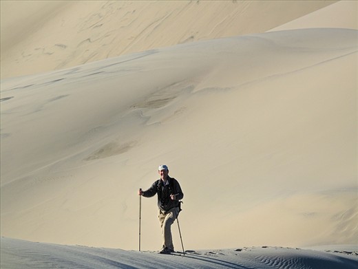 Climbing Death Valley's 700 foot tall dunes!