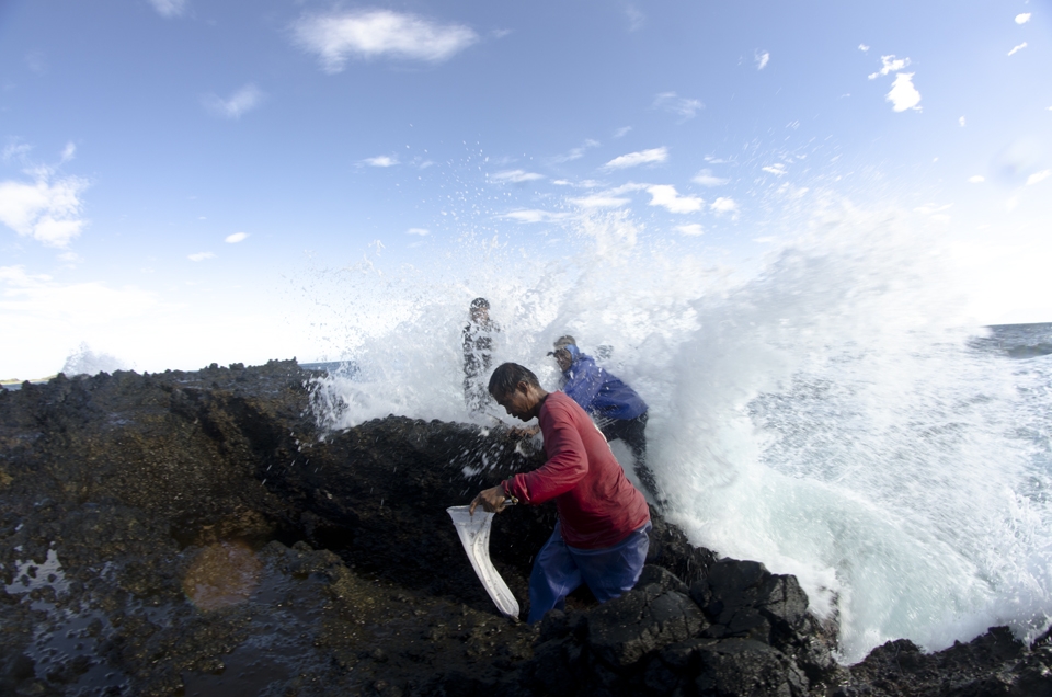 Escaping giant waves