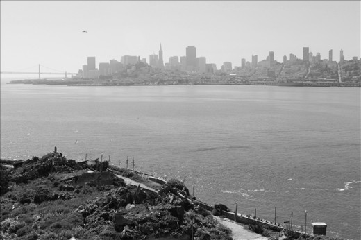 Looking onto the city life of San Francisco, two worlds situated only km’s apart