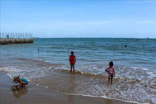 Children play in the waters of Oura bay, while protesters take to kayaks in an attempt to block sea drilling. The new base at Henoko is set to become one of the largest in Asia, with a double v-shaped runway extending 200 meters into the ocean. Many people are worried that it will significantly impact an area that is renowned for its natural beauty, and pristine coral reefs that are an important habitat for sea turtles and the endangered dugong. 
