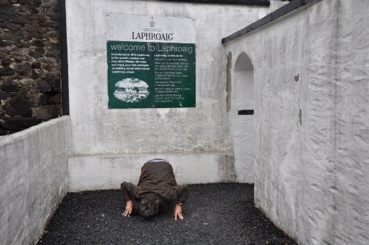 Islay - Jim's finally made it here....the pilgrimage to whisky distillery Laphroaig, right next to the peat bogs and the kelps and waters of the Irish Sea.