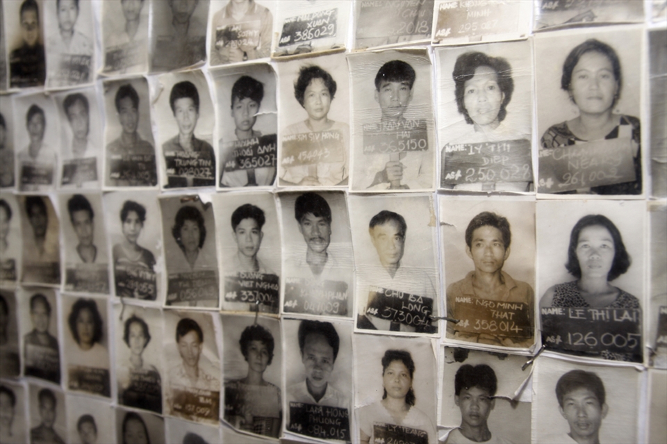 Galang island was finally decided as a place to accommodate 10.000 the refugees.