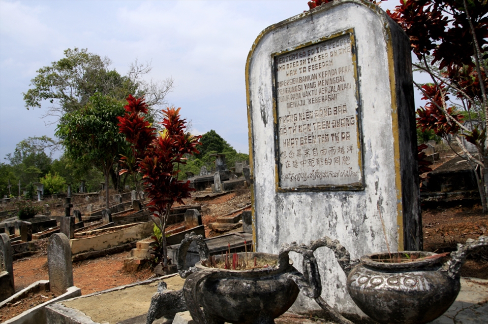 About 503 refugees was buried in Nghia-Trang cemetery in Galang Island.