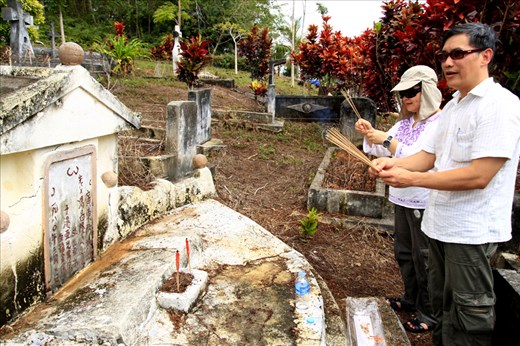 This cemetery reminds relatives from Vietnam & host countries to visit and pray.