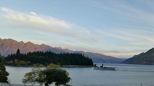 Lake Wakatipu and SS Earnslaw Queenstown