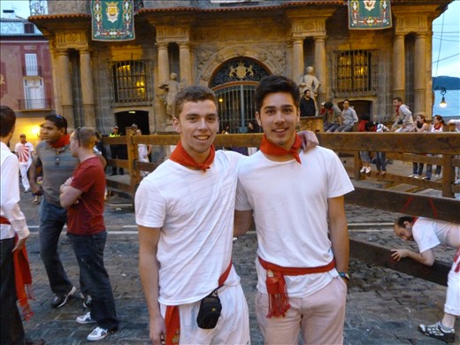 bulls run in pamplona