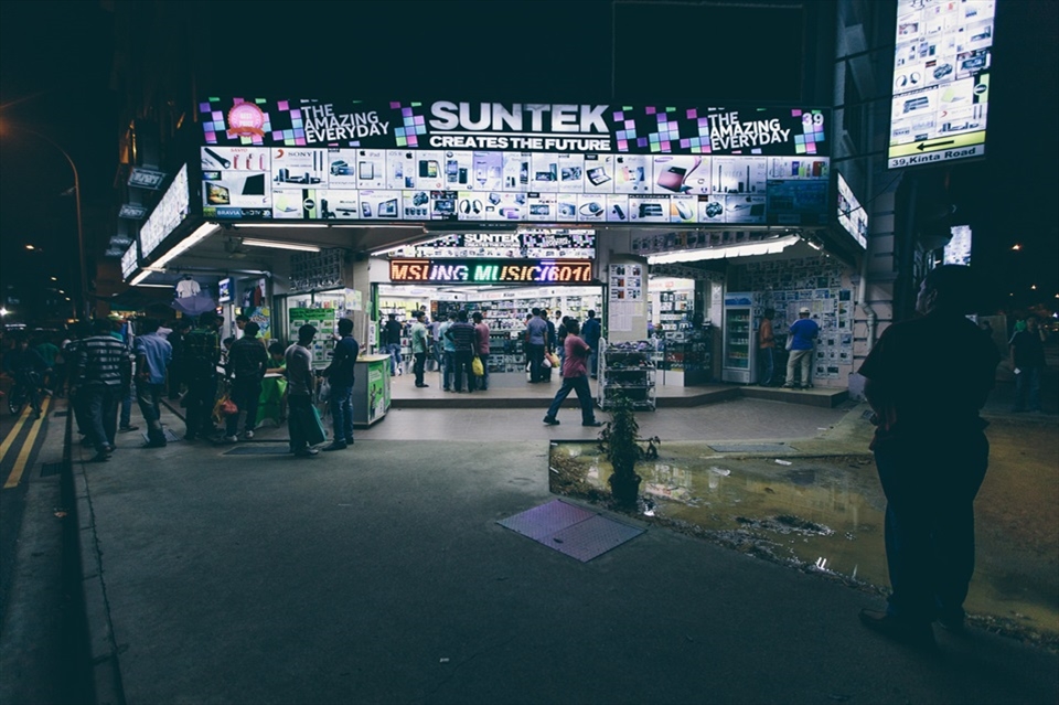 Work shifts are 10-12 hours, 6-7 days a week. The Indian and Bangladeshi workers have Sunday as their rest day, and often spend it at Little India. This is the site of a riot that broke out in November 2013, an anomaly in Singaporean history. This riot was a sign to many that the migrant worker population is unsatisfied with their conditions.