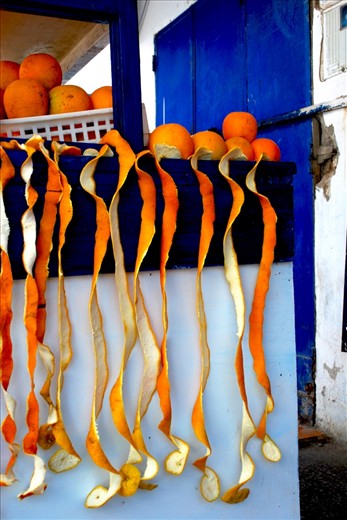 TASTE:  Fresh, a word that aptly describes this ubiquitous beverage in Morocco – orange juice.   A solitary juice cart in the Kasbah des Oudaias is the oasis upon which parched travellers stumble to quench their thirst with cold refreshments that possess a flavour and the acidity that is sure to tingle the taste buds.
