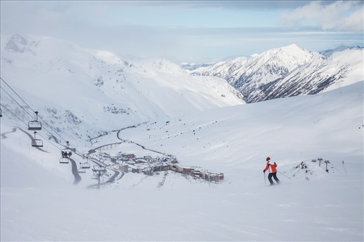 End of the day, make your way down to Pas de La Casa for drinks and storytelling