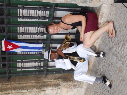 It doesn't get more Cuban feeling than this. Music and flags everywhere.