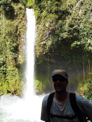Jorje, on the viewing platform for Catarata Fortuna.