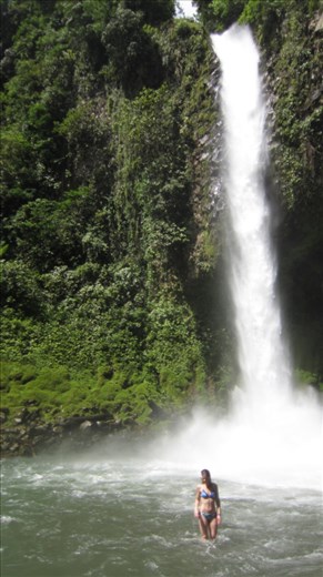 Juanita in Catarata Fortuna.