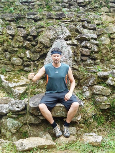 Jorje on the throne of the city. That headband is magic too apparently.