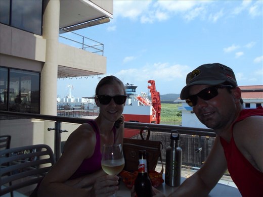Enjoying a white wine and beer at the bar on the viewing platform. Panama is very hot, like Perth dry heat too, so it's nice in the shade.