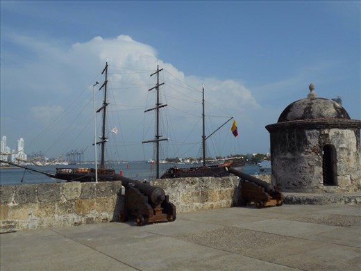 Feel like pirates in this city, having sailed in on the water and arriving at the port, and living in the old town surrounded by cannons.