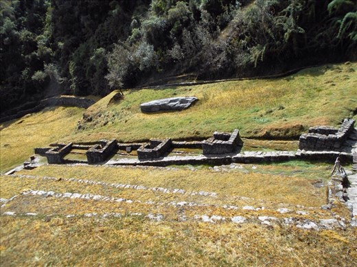 The drainage and bathroom system at Phuyupatamarca ruins. Day 3