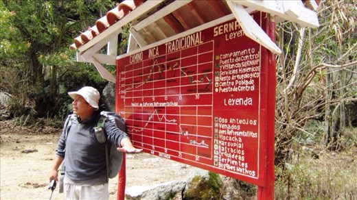 Fernando giving the trail briefing with elevations. Day 1