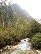 Crossing the bridge at the start of the trek: by jorjejuanita, Views[337]