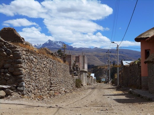 Living in Yanque. Street of our hotel. Very different to Oz !