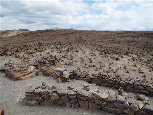 Lookout for the volcanoes in the distance, on the drive to Colca Canyon.