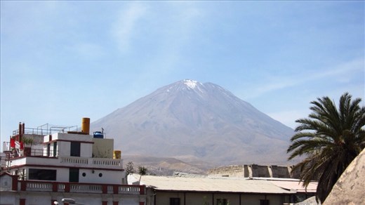 Misti Volcano at her best. It's huge.