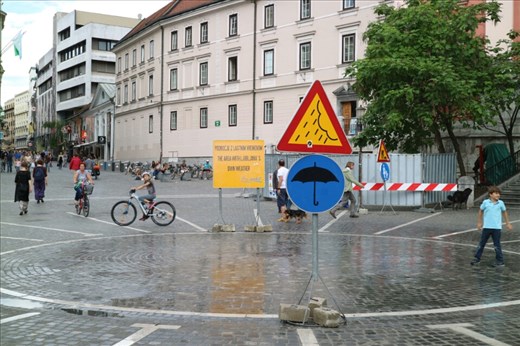 The weather zone where it is always raining