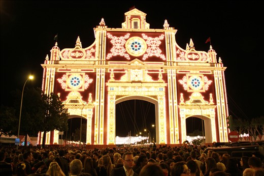 The grande Portada, pictured here, is lit with 20,000 lightbulbs during La Alumrada, or “The Lighting.” With a flick of the switch, this marks the beginning of the week-long celebration known as Fería de Abríl.