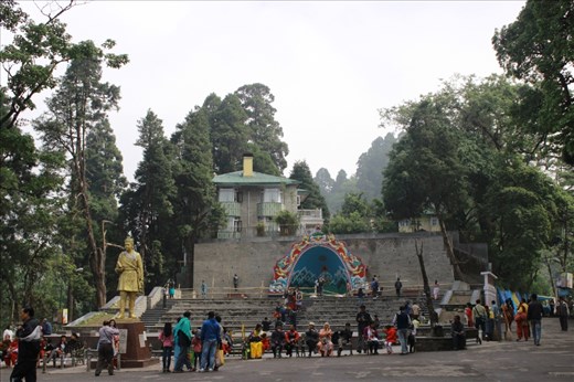 The Mall. The hub of new meetings and possibilities...