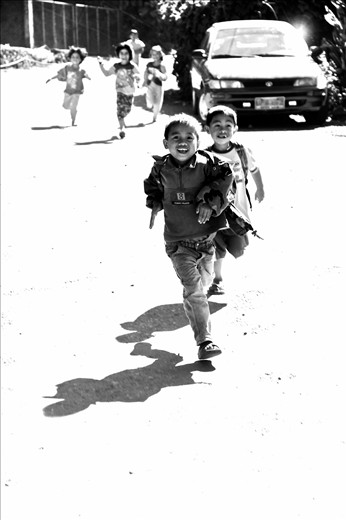 Some of the more curious kids of Bauko run after our van.

Bauko, Mountain Province, Philippines
