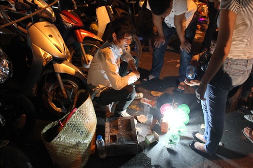 Mid-Autumn festival: Anywhere and anyway to make a buck