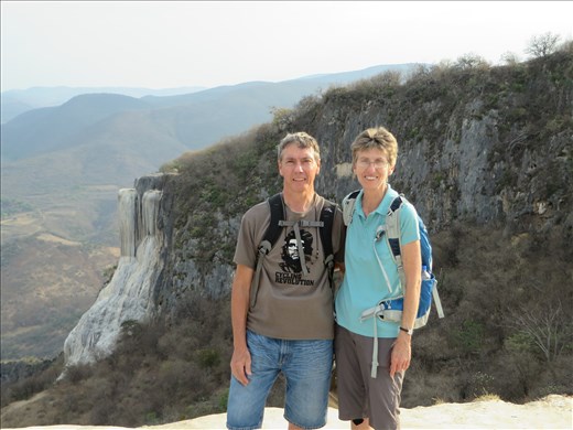Oaxaca - Hierve El Agua - petrified waterfall nearby