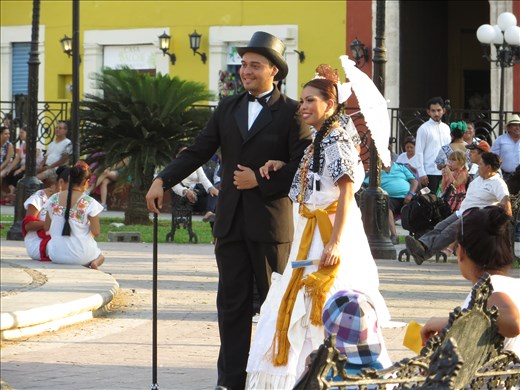 Evening in the park old style - Campeche