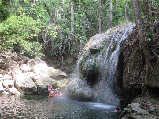 Finca El Paraiso - hot w/fall & cold pool near Rio Dulce
