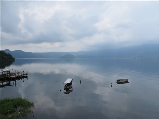 Near Santa Ana - Lago Coatepeque