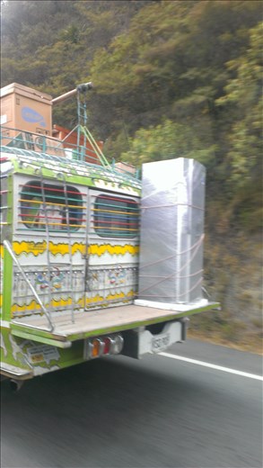 Passing traffic on way to Ipiales