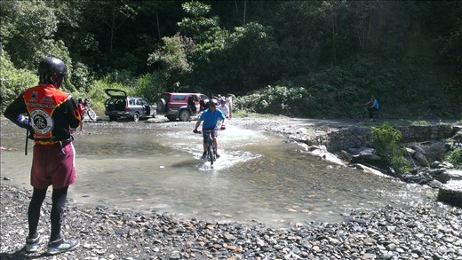 DRBR - Gary going thru water on last leg
