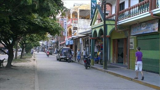 rurrenbarque - streetscape