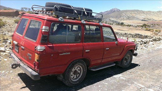 Sucre - Landcruiser  for tour - could be in oz.