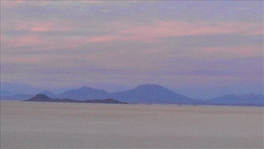 SFT - Day 4 - Uyuni salt flat in early morning light