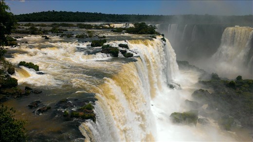 Devil's Throat area of Iguazu Falls