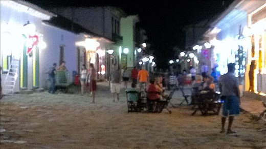 Paraty - streetscape - night