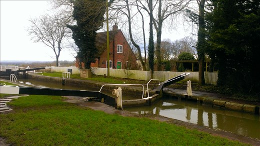 Devizes - canal lock