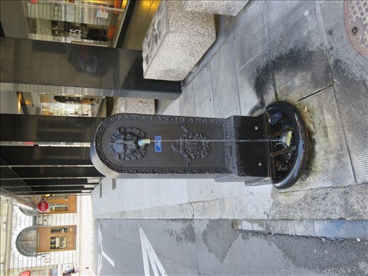 Geneva - public fountain in main shopping area