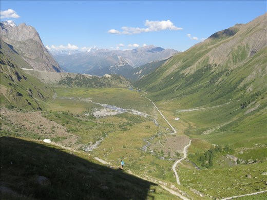 View of lower Vallon de la Lee Blanche from Rifugio