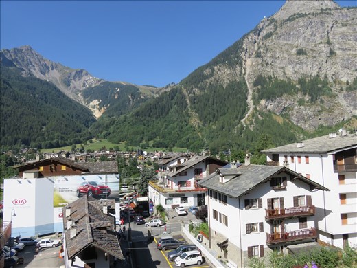 Courmayeur - streetscape