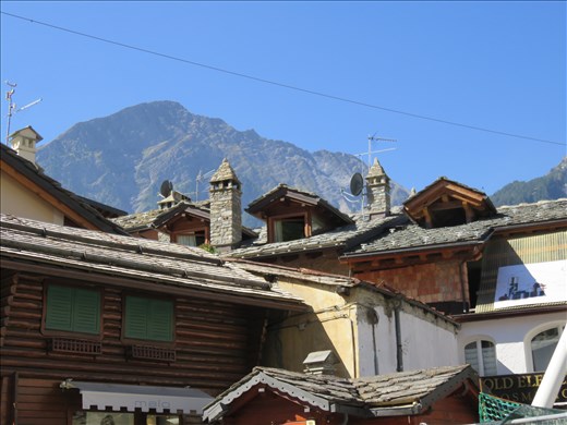 Courmayeur - streetscape