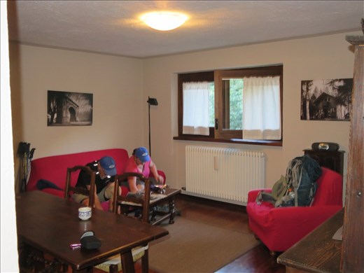 Apartment lounge - ready to go Day 6